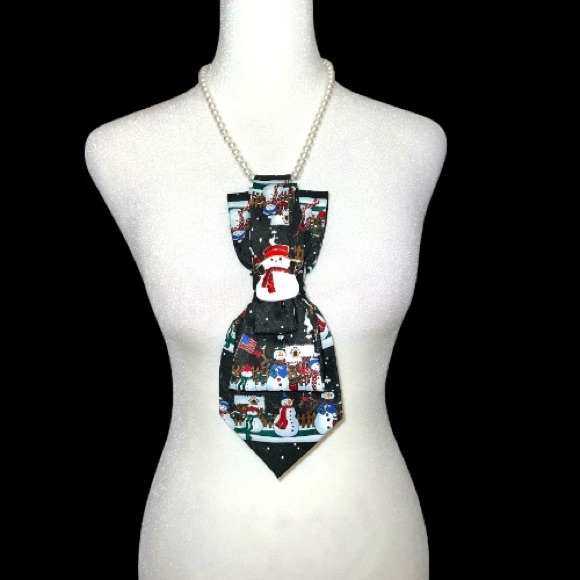 “Dainty Dapper” Festive Snowman necktie Necklace with Pearl Chain - Picture 1 of 4